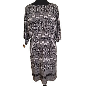 Alfani Career Casual Black & White Dress Batwing Sleeve Boat Neck Size 4